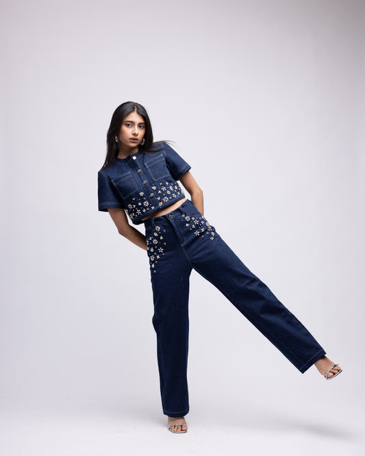 High-waisted barrel jeans with embellishments